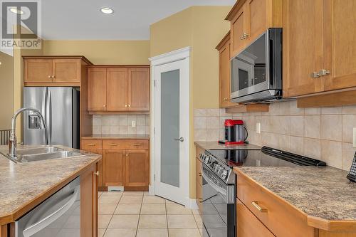 1077 Peak Point Drive, West Kelowna, BC - Indoor Photo Showing Kitchen With Double Sink