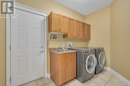 1077 Peak Point Drive, West Kelowna, BC - Indoor Photo Showing Laundry Room