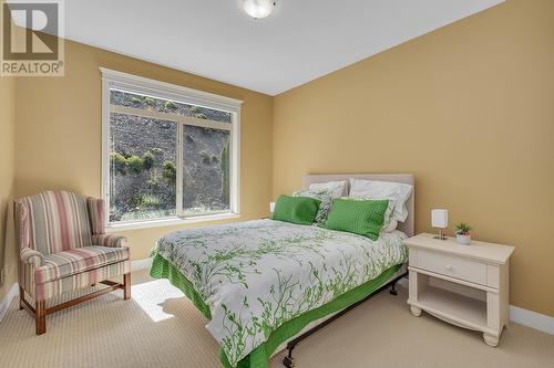 1077 Peak Point Drive, West Kelowna, BC - Indoor Photo Showing Bedroom