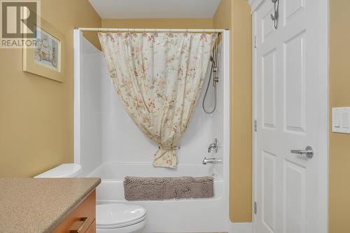 1077 Peak Point Drive, West Kelowna, BC - Indoor Photo Showing Bathroom