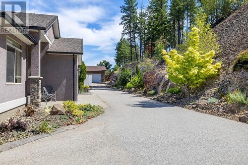 1077 Peak Point Drive, West Kelowna, BC - Outdoor