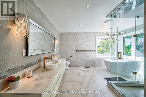 3 Deer Run Court, Richmond Hill, ON - Indoor Photo Showing Bathroom