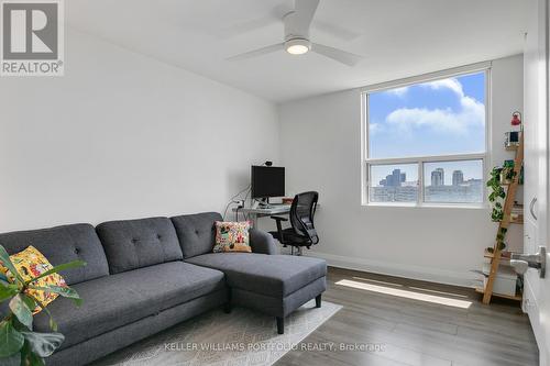 1712 - 511 The West Mall, Toronto W08, ON - Indoor Photo Showing Living Room