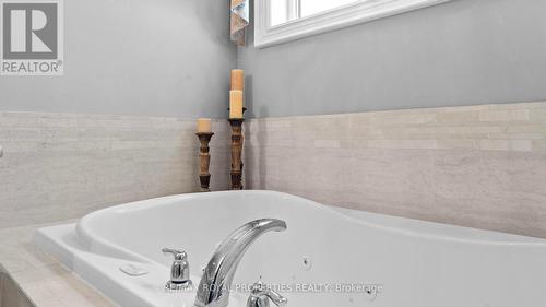 153 Pine Hill Road, Bradford West Gwillimbury, ON - Indoor Photo Showing Bathroom