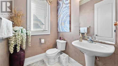 153 Pine Hill Road, Bradford West Gwillimbury, ON - Indoor Photo Showing Bathroom