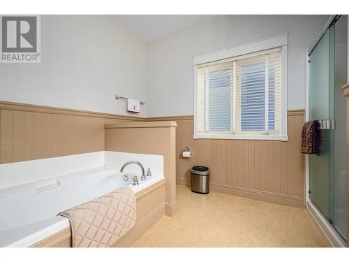 490 Monashee Road, Vernon, BC - Indoor Photo Showing Bathroom