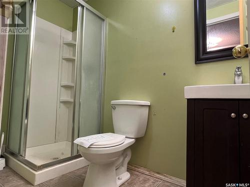 404 Macleod Avenue E, Melfort, SK - Indoor Photo Showing Bathroom