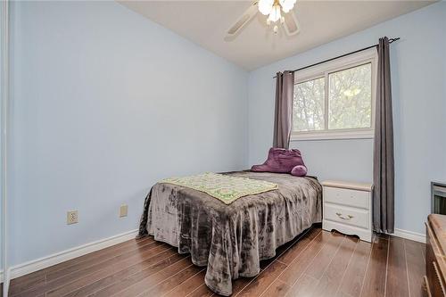 1548 Newlands Crescent|Unit #14, Burlington, ON - Indoor Photo Showing Bedroom