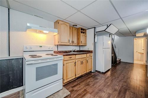 1548 Newlands Crescent|Unit #14, Burlington, ON - Indoor Photo Showing Kitchen