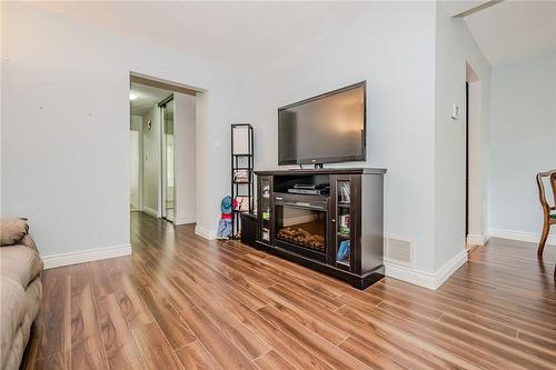 1548 Newlands Crescent|Unit #14, Burlington, ON - Indoor Photo Showing Other Room