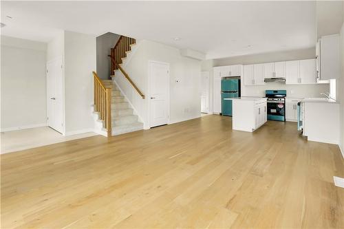 2 Bromley Drive, St. Catharines, ON - Indoor Photo Showing Kitchen