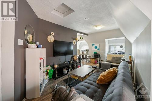 455/457 Somerset Street W, Ottawa, ON - Indoor Photo Showing Living Room