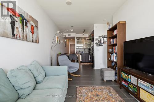 2612 - 170 Fort York Boulevard, Toronto C01, ON - Indoor Photo Showing Living Room