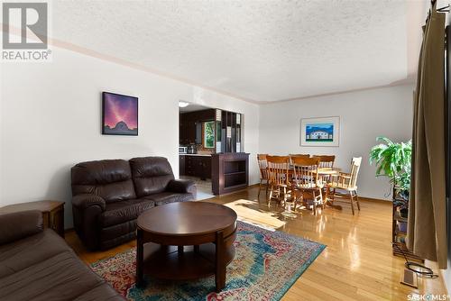 1359 Royal Street, Regina, SK - Indoor Photo Showing Living Room