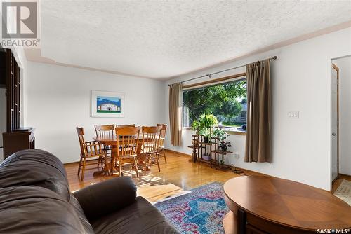 1359 Royal Street, Regina, SK - Indoor Photo Showing Living Room