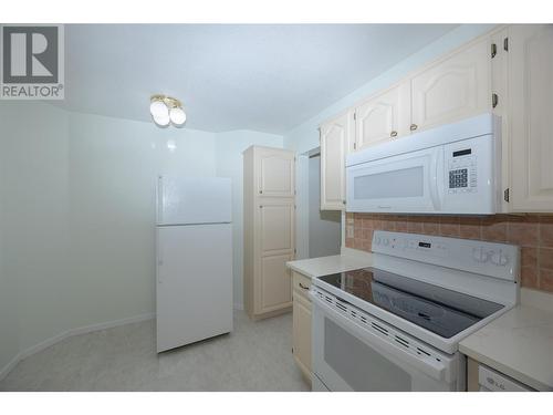 1170 Brookside Avenue Unit# 308, Kelowna, BC - Indoor Photo Showing Kitchen