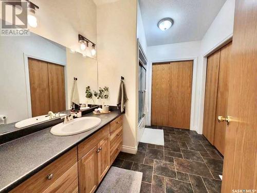 1255 18Th Street W, Prince Albert, SK - Indoor Photo Showing Bathroom