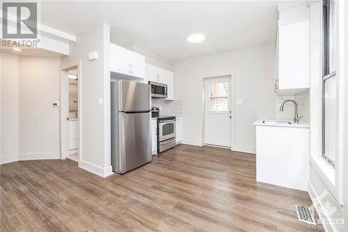 47 Lees Avenue, Ottawa, ON - Indoor Photo Showing Kitchen