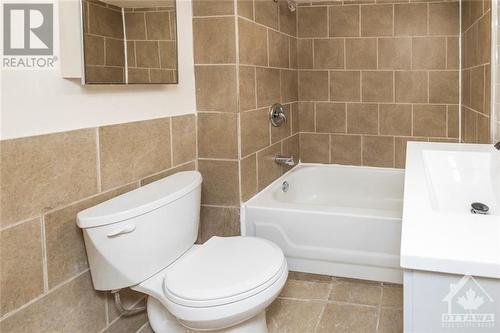 47 Lees Avenue, Ottawa, ON - Indoor Photo Showing Bathroom