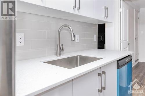 47 Lees Avenue, Ottawa, ON - Indoor Photo Showing Kitchen