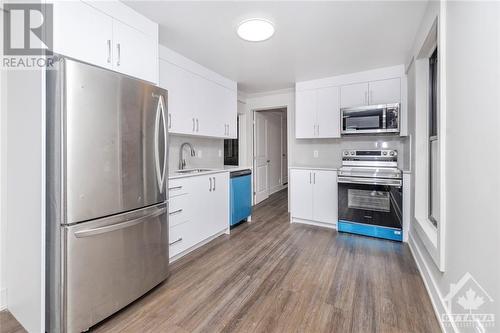 47 Lees Avenue, Ottawa, ON - Indoor Photo Showing Kitchen