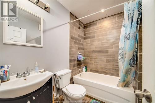 3235 Millen, Windsor, ON - Indoor Photo Showing Bathroom