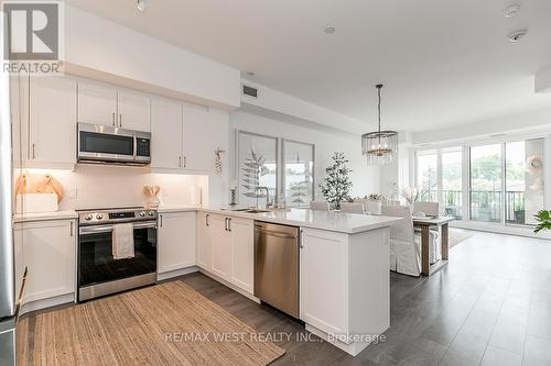 212 - 1 Hume Street, Collingwood, ON - Indoor Photo Showing Kitchen With Upgraded Kitchen