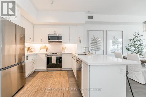 212 - 1 Hume Street, Collingwood, ON - Indoor Photo Showing Kitchen With Upgraded Kitchen