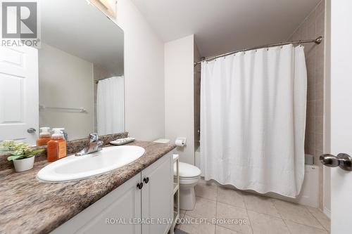 7810 Sassafras Trail, Niagara Falls, ON - Indoor Photo Showing Bathroom