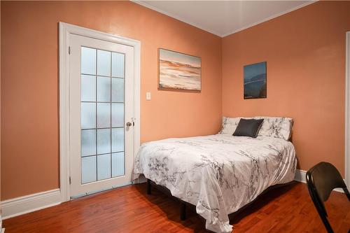 197 Fennell Avenue E, Hamilton, ON - Indoor Photo Showing Bedroom