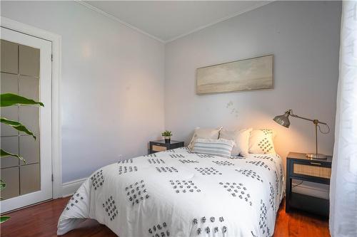 197 Fennell Avenue E, Hamilton, ON - Indoor Photo Showing Bedroom