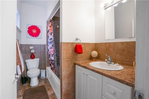 197 Fennell Avenue E, Hamilton, ON - Indoor Photo Showing Bathroom