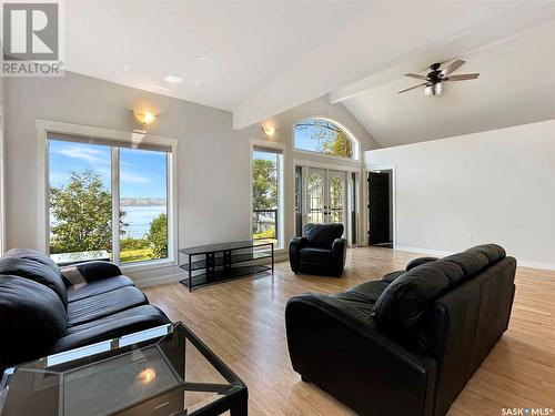 138 S Katepwa Drive, Katepwa Beach, SK - Indoor Photo Showing Living Room