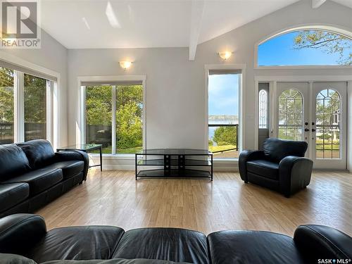 138 S Katepwa Drive, Katepwa Beach, SK - Indoor Photo Showing Living Room