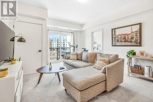 309 - 5 Chef Lane, Barrie, ON - Indoor Photo Showing Living Room