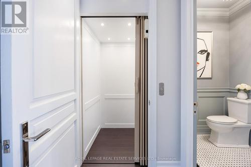 279 Rebecca Street, Oakville, ON - Indoor Photo Showing Bathroom