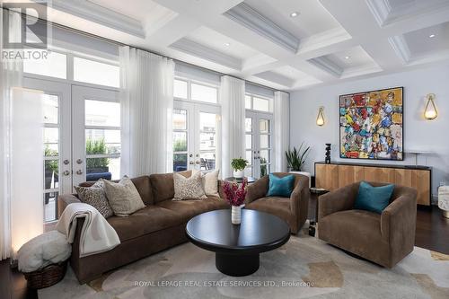 279 Rebecca Street, Oakville, ON - Indoor Photo Showing Living Room