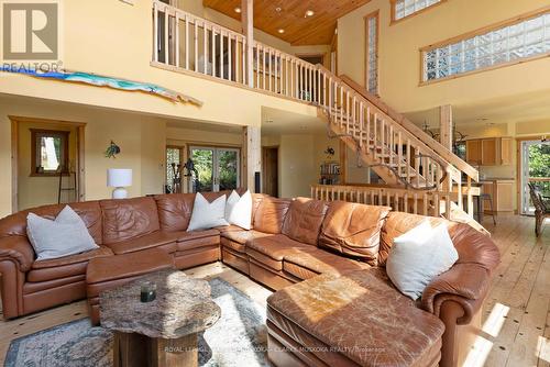 12 Osprey Road, Seguin, ON - Indoor Photo Showing Living Room