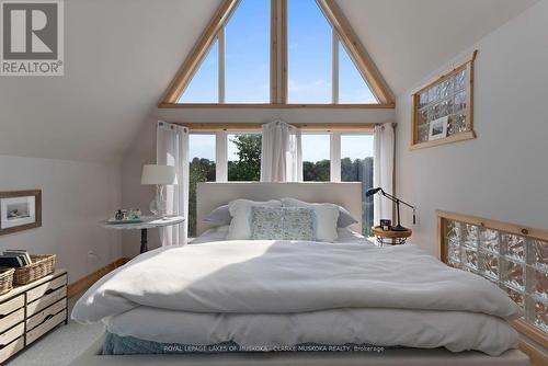 12 Osprey Road, Seguin, ON - Indoor Photo Showing Bedroom