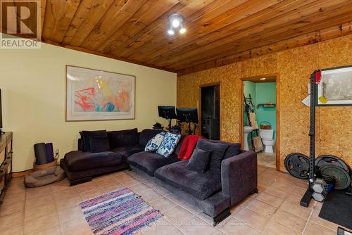 12 Osprey Road, Seguin, ON - Indoor Photo Showing Living Room