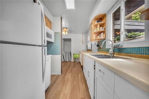 110 Guildwood Drive, Hamilton, ON - Indoor Photo Showing Kitchen With Double Sink