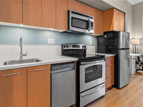 104-834 Johnson St, Victoria, BC - Indoor Photo Showing Kitchen