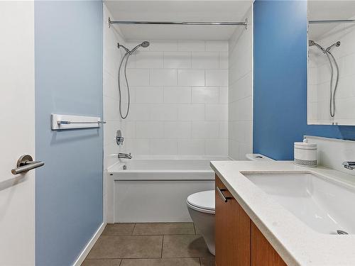 104-834 Johnson St, Victoria, BC - Indoor Photo Showing Bathroom