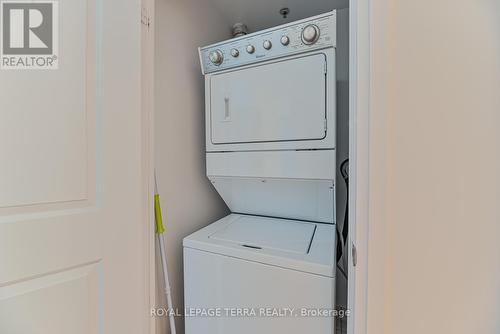 310 - 65 Speers Road, Oakville, ON - Indoor Photo Showing Laundry Room