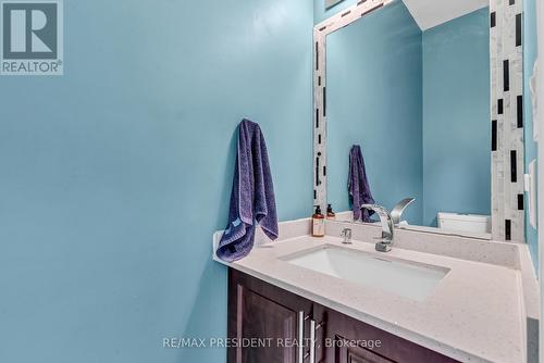 132 Benziger Lane, Hamilton, ON - Indoor Photo Showing Bathroom