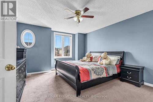 132 Benziger Lane, Hamilton, ON - Indoor Photo Showing Bedroom