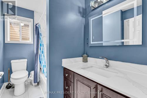 132 Benziger Lane, Hamilton, ON - Indoor Photo Showing Bathroom