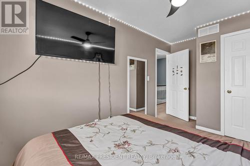132 Benziger Lane, Hamilton, ON - Indoor Photo Showing Bedroom