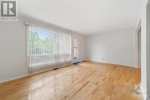 Living Room - 2270 Cotters Crescent S Unit#249, Ottawa, ON - Indoor Photo Showing Other Room