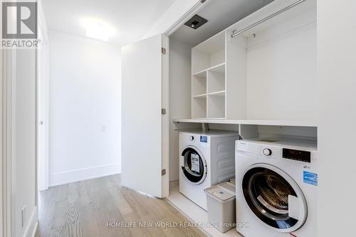 915 - 1 Gloucester Street, Toronto (Church-Yonge Corridor), ON - Indoor Photo Showing Laundry Room